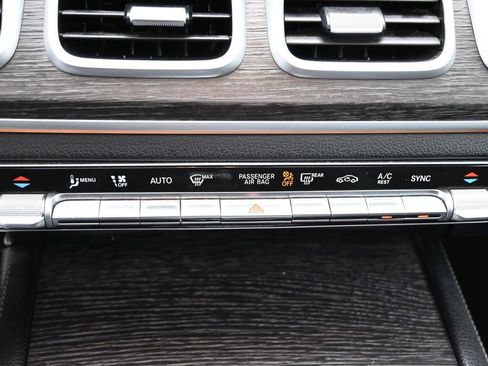 Used 2022 Mercedes-Benz GLE 350 4MATIC w/ Premium Package image 33