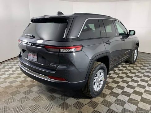 New 2025 Jeep Grand Cherokee Laredo image 5