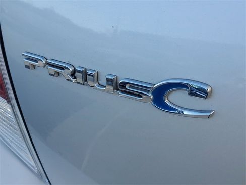 Used 2015 Toyota Prius C Four image 9