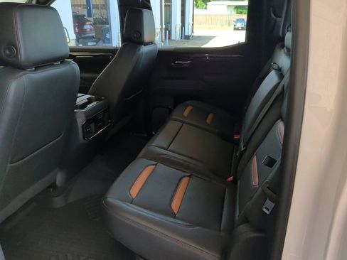 Used 2023 GMC Sierra 1500 AT4 w/ AT4 Premium Package AWD/4WD image 12