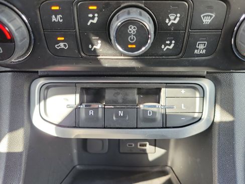 Used 2023 GMC Acadia SLT w/ Preferred Package image 27