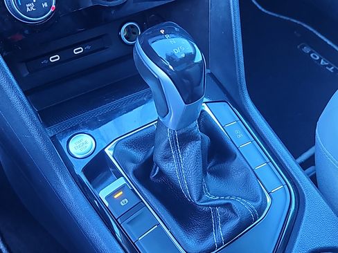 Certified 2023 Volkswagen Taos SE w/ Panoramic Sunroof Package image 20