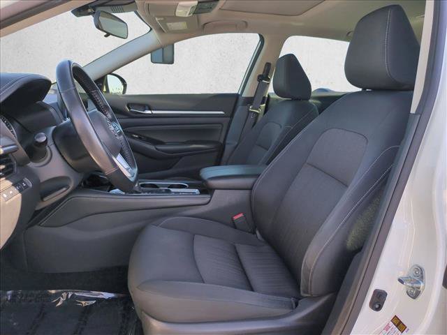 Used 2023 Nissan Altima 2.5 SV w/ SV Premium Package FWD image 17
