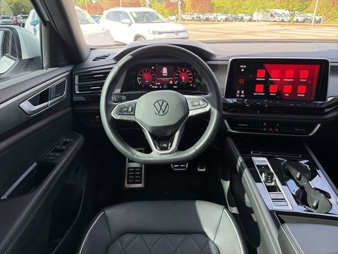 Used 2025 Volkswagen Atlas Cross Sport SEL Premium R-Line image 11