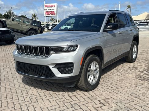 New 2026 Jeep Grand Cherokee Laredo X image 3