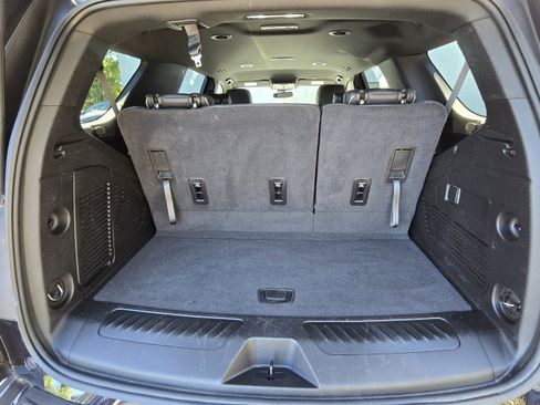 Used 2024 GMC Yukon SLT image 10