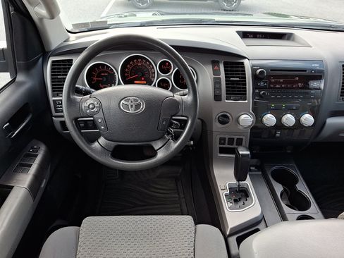 Used 2013 Toyota Tundra 4x4 Double Cab w/ SR5 Pkg image 12