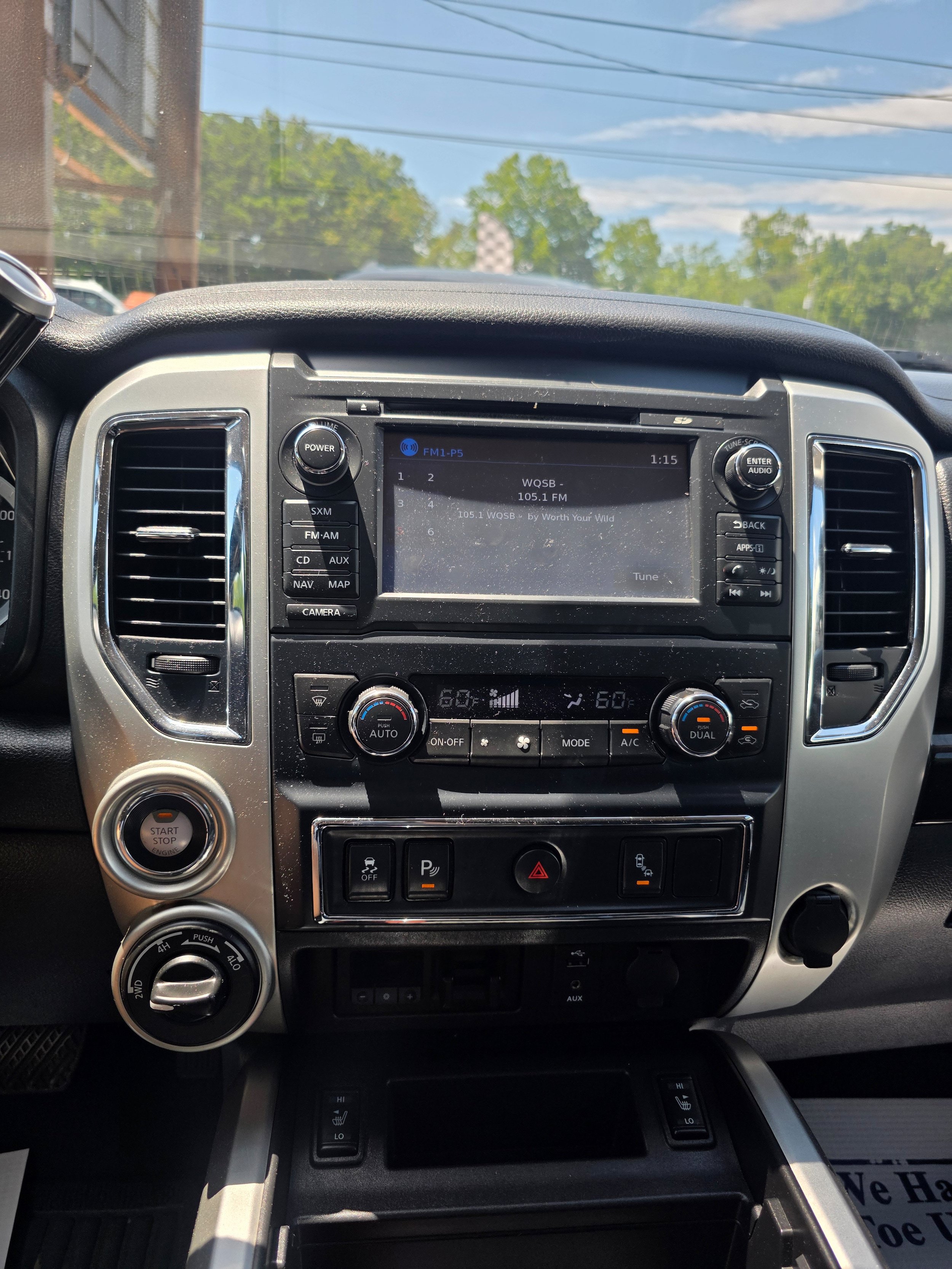 Used 2016 Nissan Titan SV AWD/4WD image 11