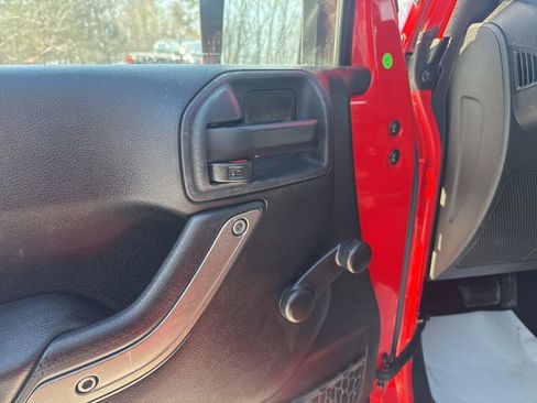 Used 2015 Jeep Wrangler Sport image 11