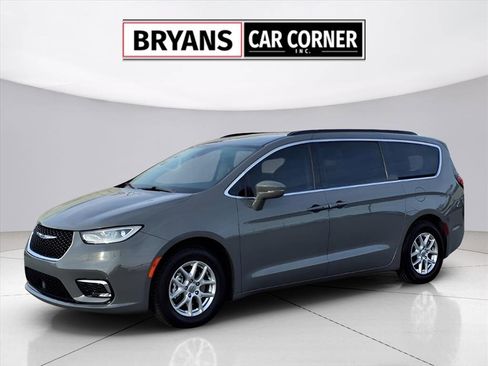 Used 2022 Chrysler Pacifica Touring-L image 19