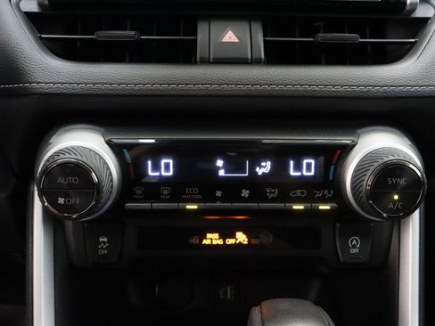 Used 2025 Toyota RAV4 XLE FWD image 20