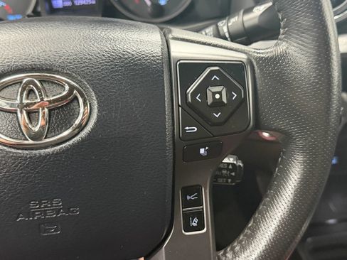 Used 2018 Toyota Tacoma TRD Sport w/ Technology Package AWD/4WD image 26