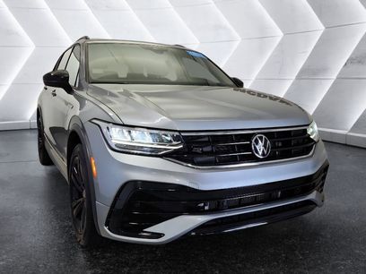 Certified 2023 Volkswagen Tiguan SE R-Line