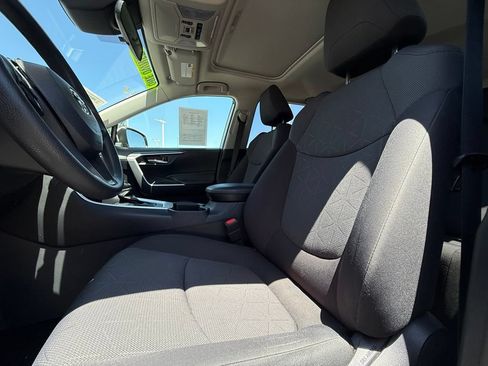 Used 2019 Toyota RAV4 XLE FWD image 34