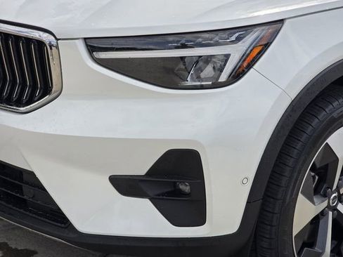 Used 2023 Volvo XC40 B5 Ultimate w/ Protection Package Premier AWD/4WD image 7