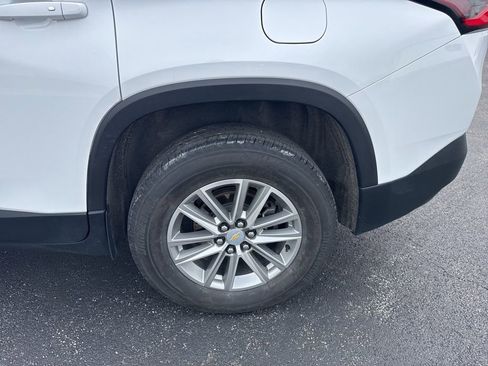 Used 2023 Chevrolet Traverse LT image 25