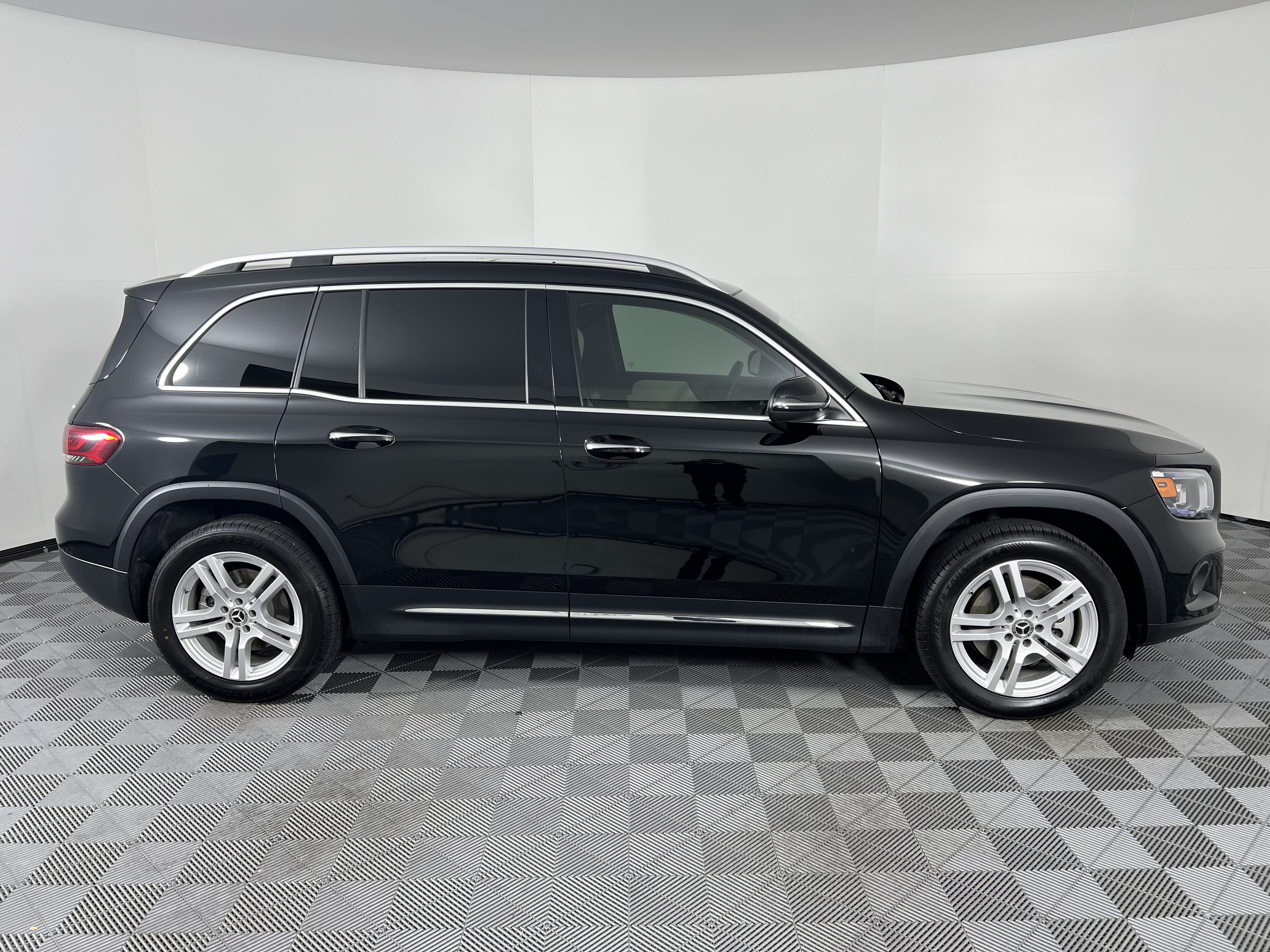Certified 2023 Mercedes-Benz GLB 250 4MATIC image 14
