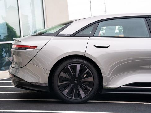 Used 2024 Lucid Air Pure RWD image 11