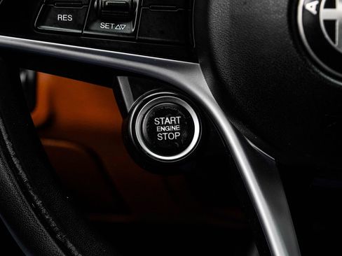 Used 2019 Alfa Romeo Giulia RWD image 26