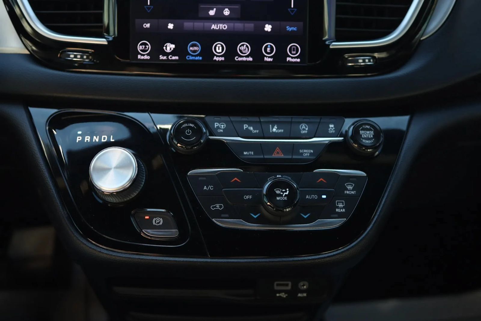 Used 2019 Chrysler Pacifica Touring-L w/ Advanced Safetytec Group FWD image 25