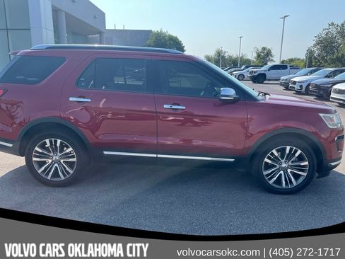 Used 2019 Ford Explorer Platinum AWD/4WD image 4