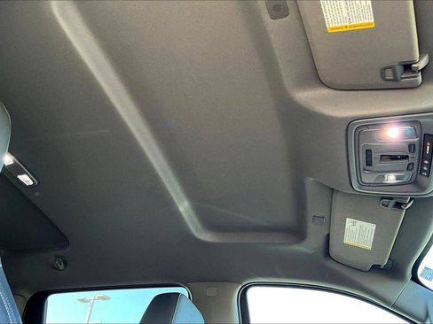 Used 2022 GMC Sierra 1500 SLT w/ SLT Premium Package image 23