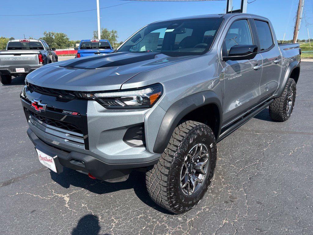 New 2026 Chevrolet Colorado ZR2 w/ Technology Package AWD/4WD image 9