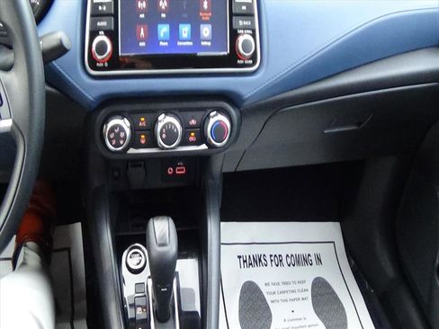 Used 2025 Nissan Versa SV image 21