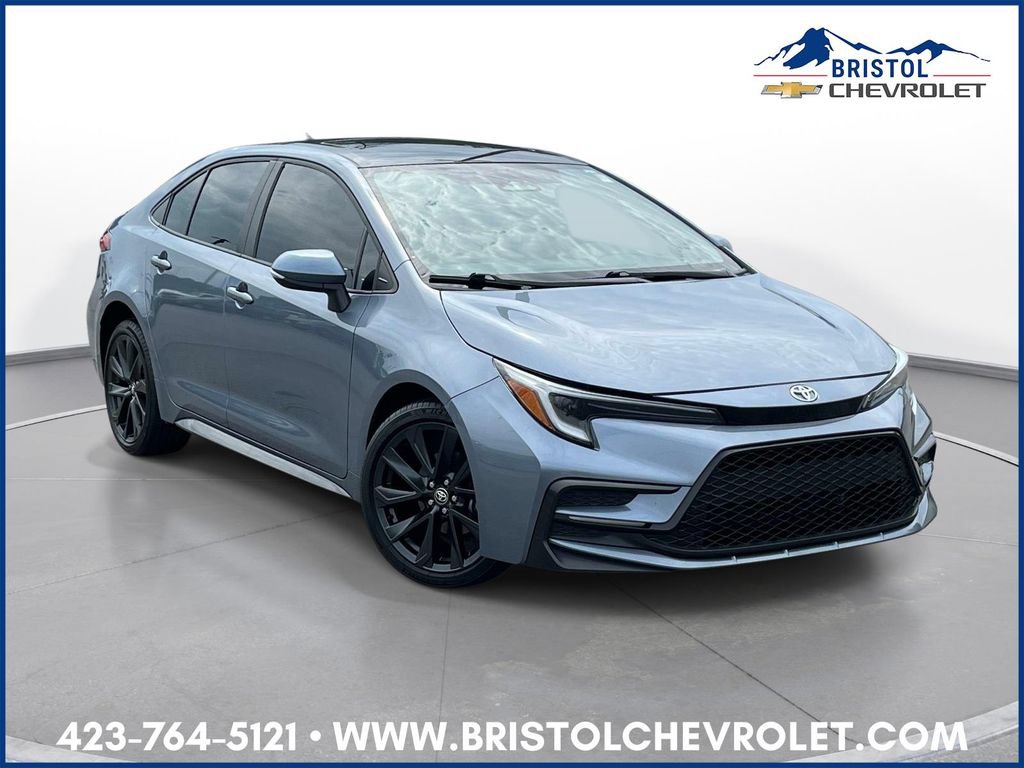 Used 2024 Toyota Corolla XSE FWD image 1