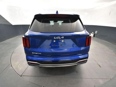 Used 2023 Kia Sorento S w/ Panoramic Sunroof Package image 8