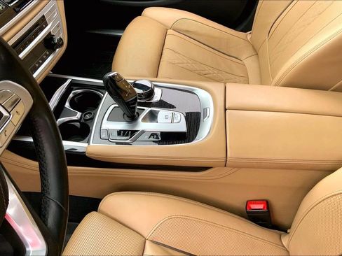 Used 2019 BMW 740i w/ Executive Package image 13