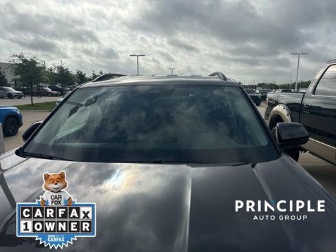 Used 2025 Volkswagen Atlas SE image 7