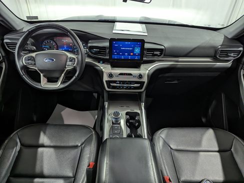 Used 2020 Ford Explorer XLT w/ Equipment Group 202A image 14