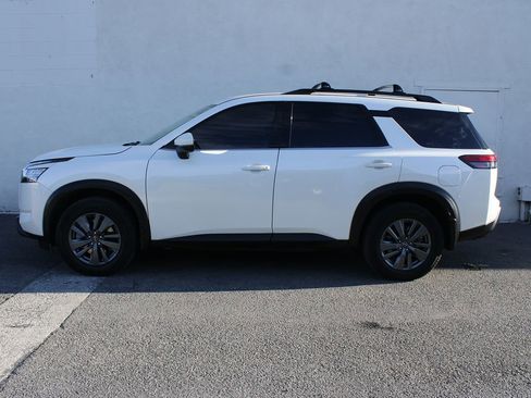 Used 2022 Nissan Pathfinder SV image 4