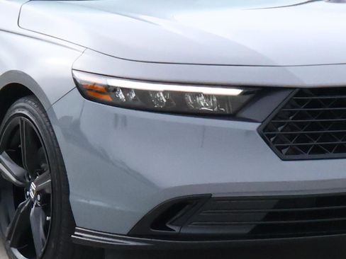 Used 2025 Honda Accord Sport image 8