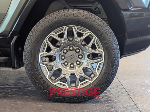 Used 2024 GMC Hummer EV 3X AWD/4WD image 16