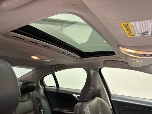 Used 2018 Volvo S60 T5 Dynamic w/ Vision Package image 28