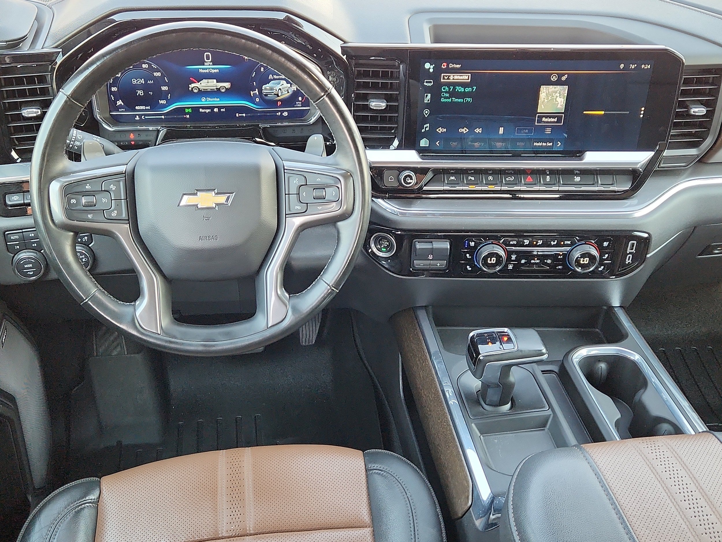 Used 2023 Chevrolet Silverado 1500 High Country w/ Technology Package AWD/4WD image 12
