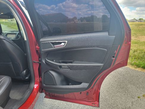 Used 2020 Ford Edge SEL FWD image 29