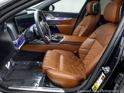 Used 2023 BMW i7 xDrive60 w/ Parking Assistance Package image 12