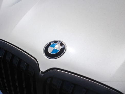 Used 2024 BMW X7 xDrive40i w/ M Sport Package AWD/4WD image 11