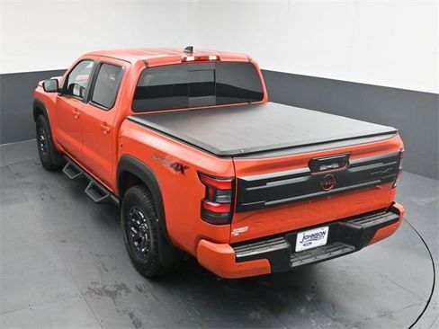 Used 2025 Nissan Frontier PRO-4X image 25