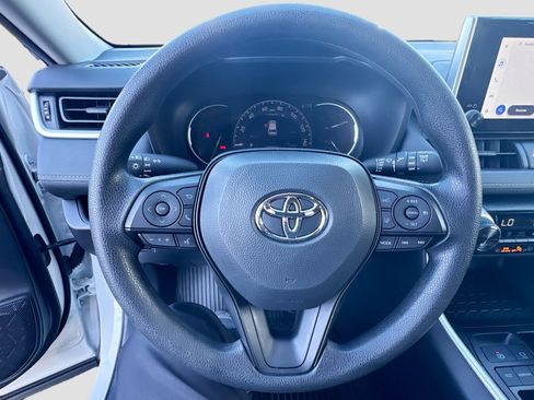 Used 2025 Toyota RAV4 XLE FWD image 11
