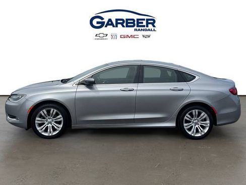 Used 2015 Chrysler 200 Limited w/ Convenience Group FWD image 2