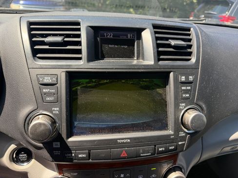 Used 2009 Toyota Highlander Limited w/ Extra Value Pkg 8 AWD/4WD image 27