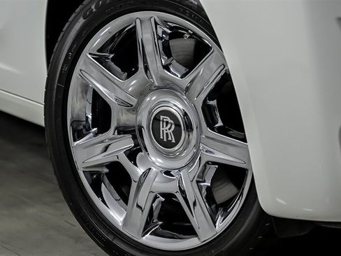 Used 2015 Rolls-Royce Ghost RWD image 3