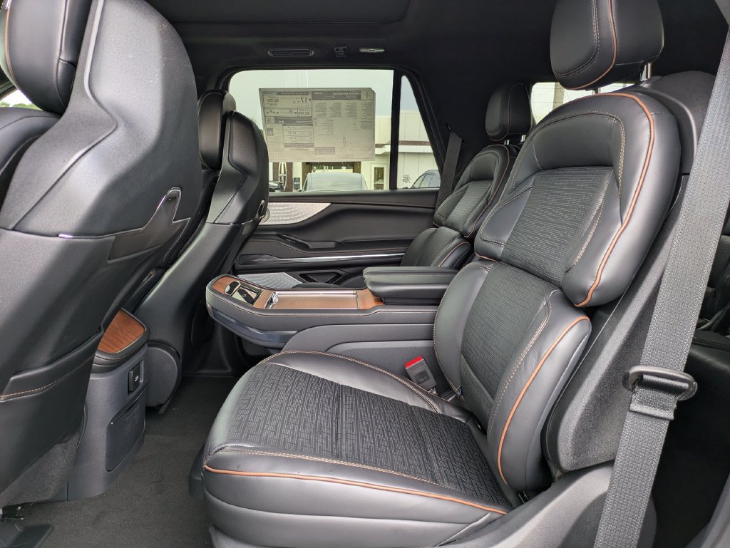New 2027 Lincoln Navigator Black Label AWD/4WD image 15