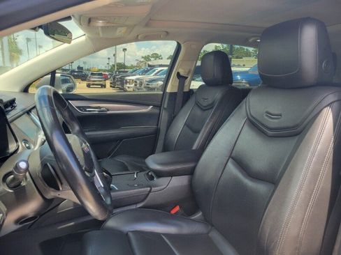 Used 2017 Cadillac XT5 Luxury FWD image 12