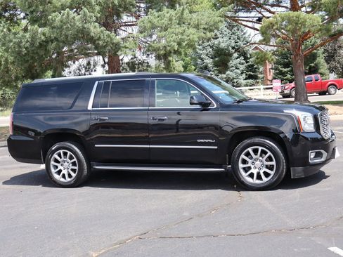 Used 2018 GMC Yukon XL Denali w/ Open Road Package AWD/4WD image 2