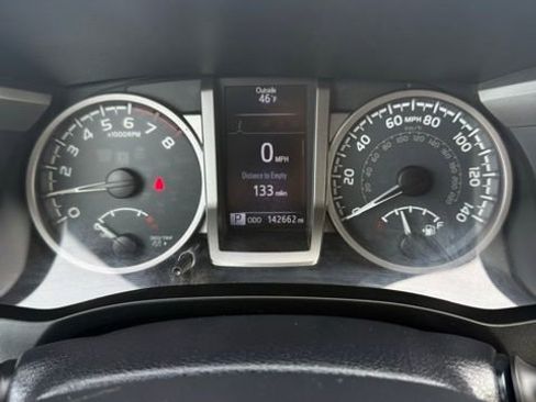 Used 2017 Toyota Tacoma SR5 RWD image 23